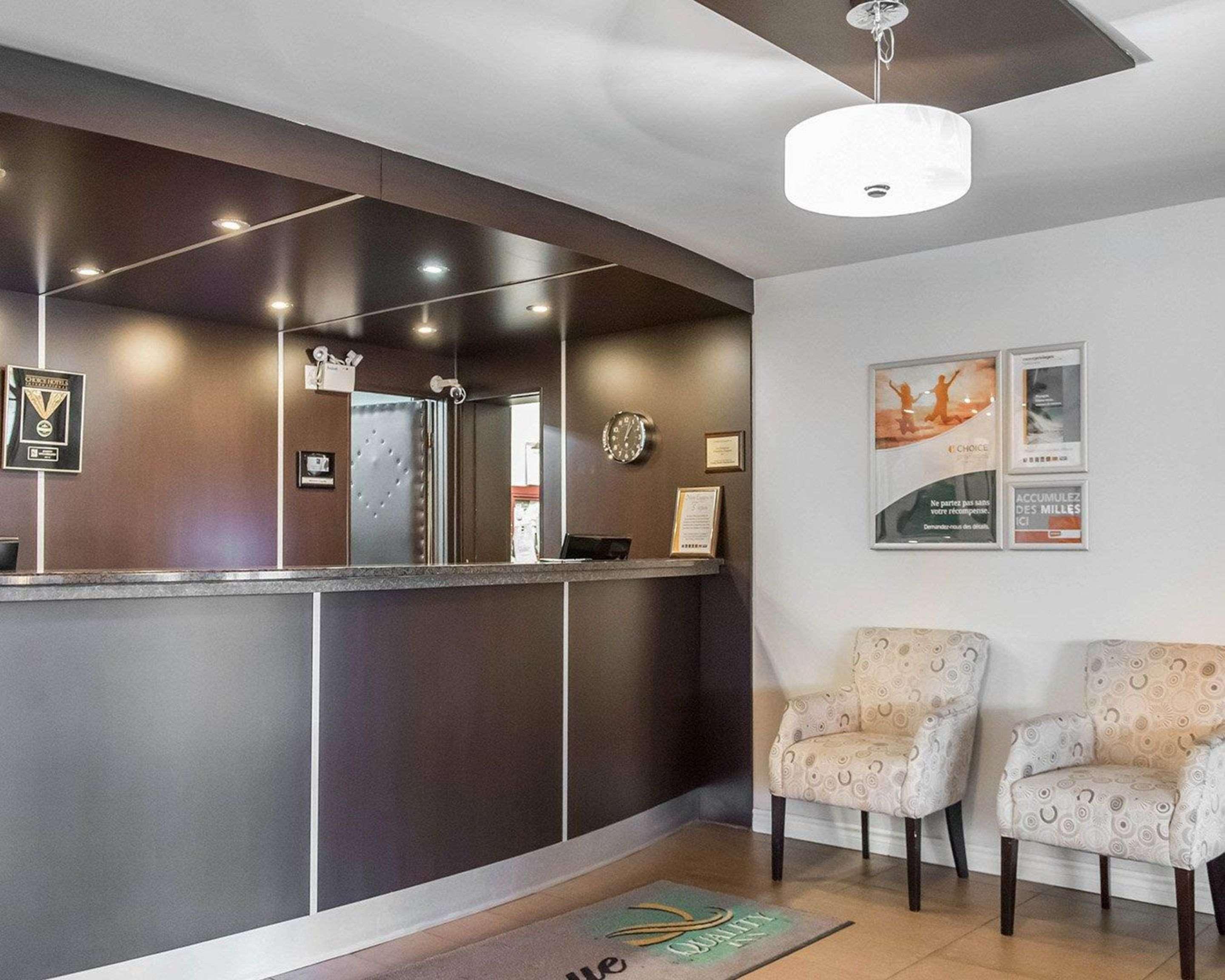 Quality Inn Мон-Лорье Экстерьер фото