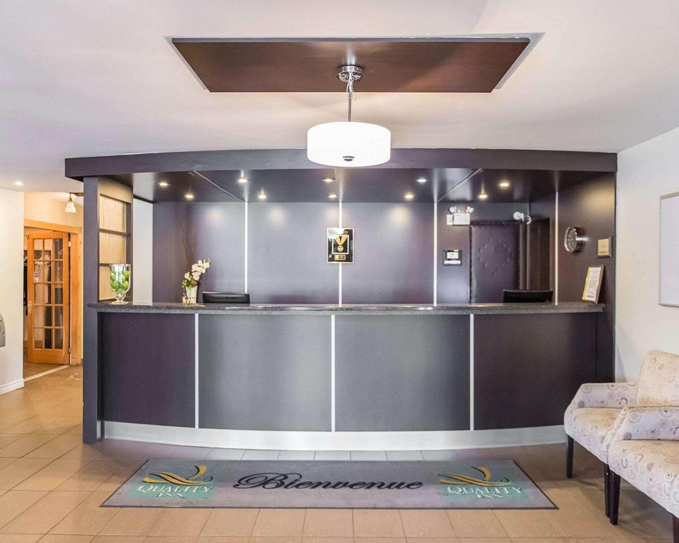 Quality Inn Мон-Лорье Экстерьер фото