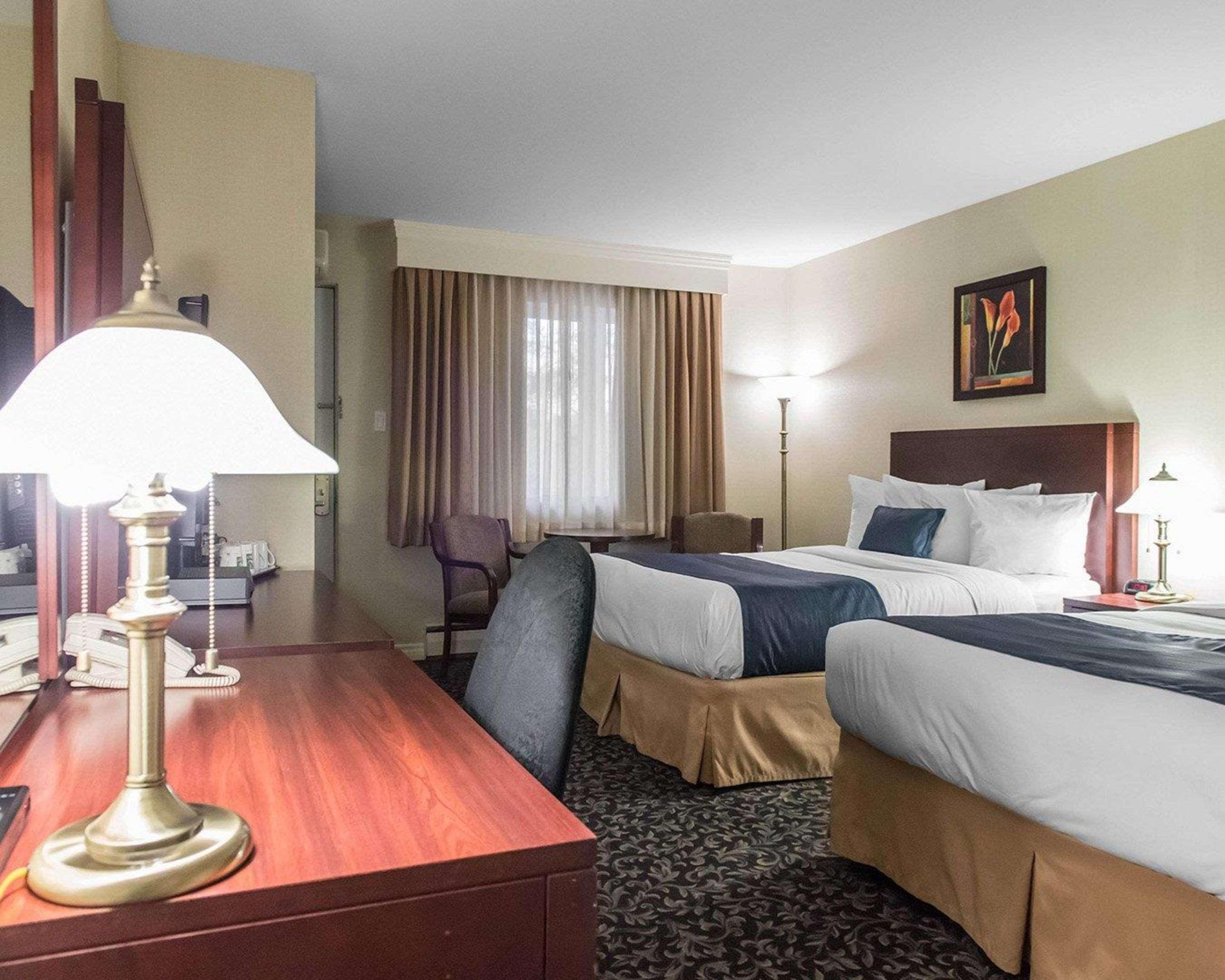 Quality Inn Мон-Лорье Экстерьер фото