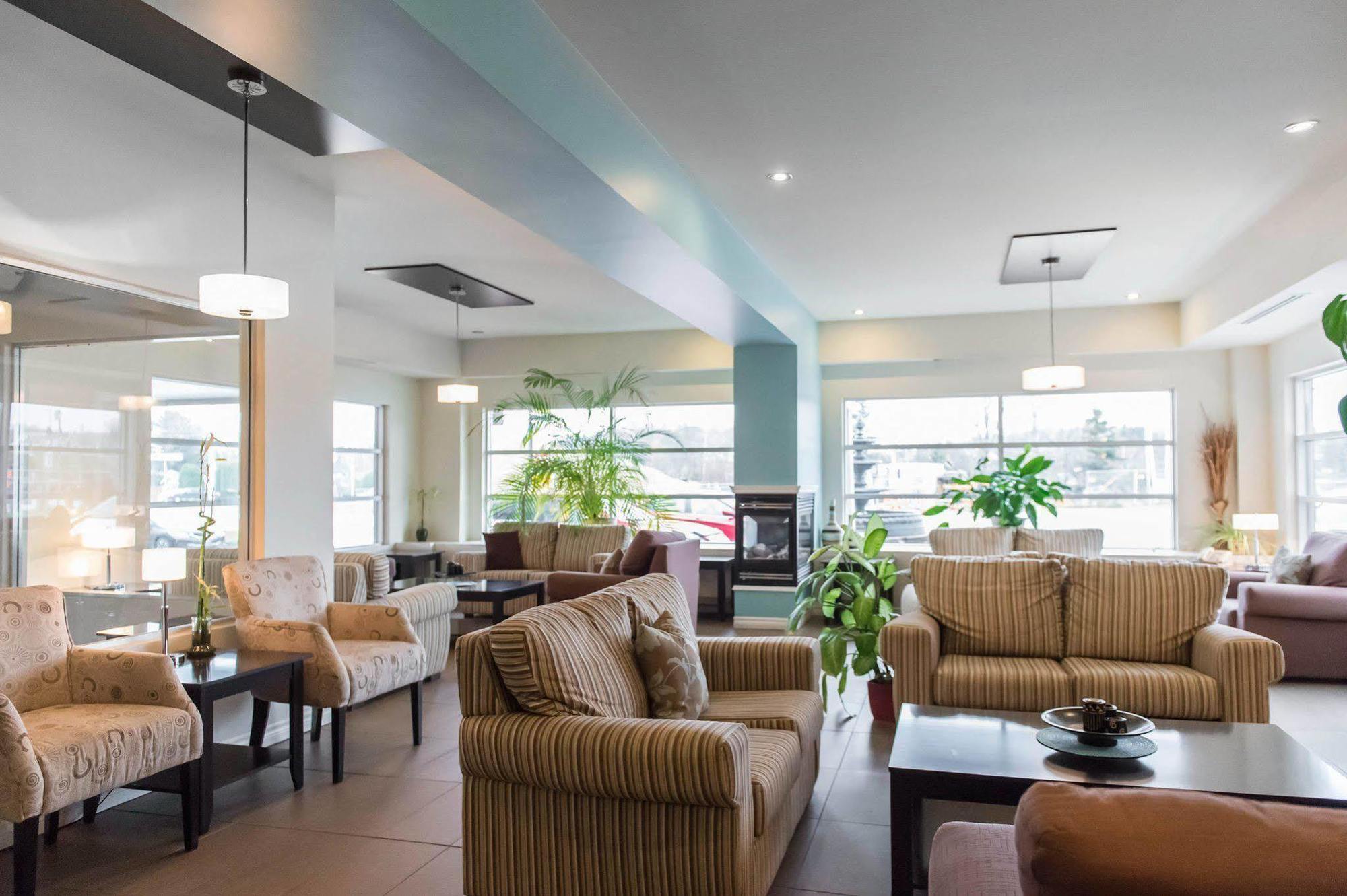 Quality Inn Мон-Лорье Экстерьер фото